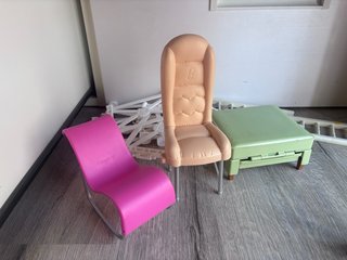 Lote Muñecas Barbie y complementos