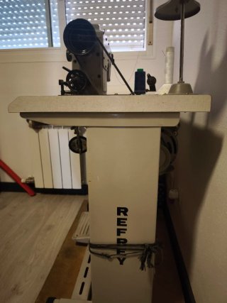 Máquina de coser industrial