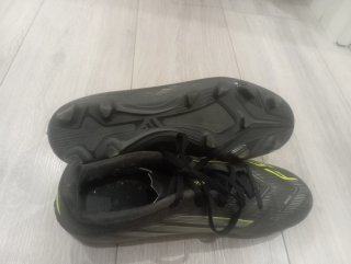 Botas de fútbol Adidas F50 Negras y Verdes
