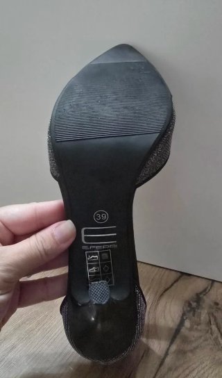 Tacones Salón nuevos negros y plateados