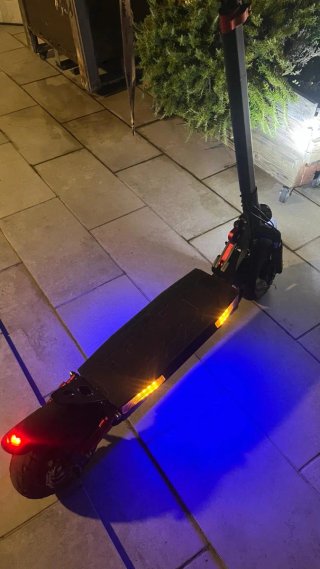 Patinete eléctrico iX3 con llave