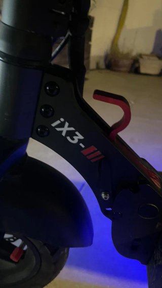 Patinete eléctrico iX3 con llave