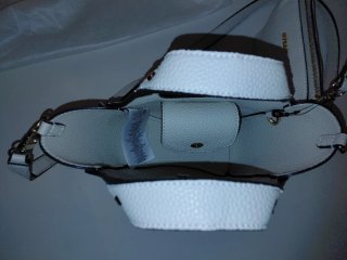 Bolso Guess Blanco y Dorado