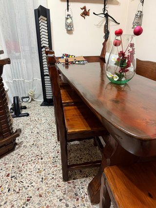 Tavolo in legno massello con panca
