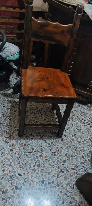 Tavolo in legno massello con panca