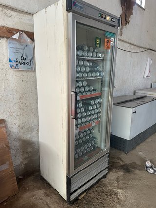 Nevera expositora vertical Inteco