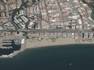 Local comercial en venta en Playa Bajadilla-Puertos en Marbella