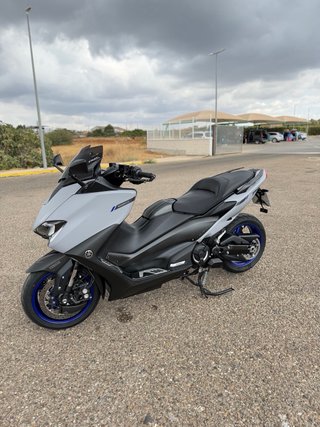 Yamaha TMAX-560 TECH MAX