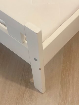 Cama infantil IKEA blanca con ovejas
