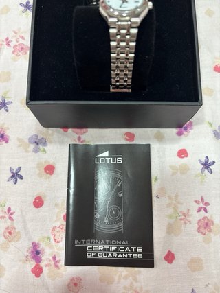Reloj Lotus Mujer Plata y Blanco