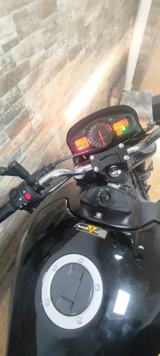 ✅Suzuki GSR 600 Negra - 11.500 km