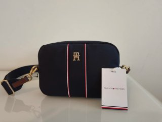 Bolso bandolera Tommy Hilfiger azul y dorado