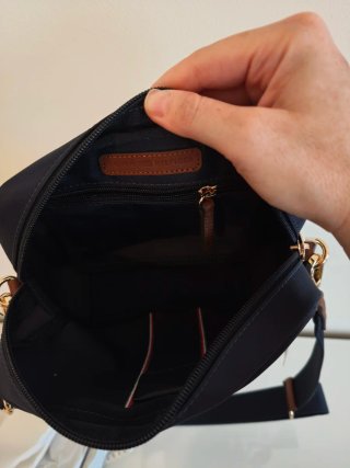Bolso bandolera Tommy Hilfiger azul y dorado