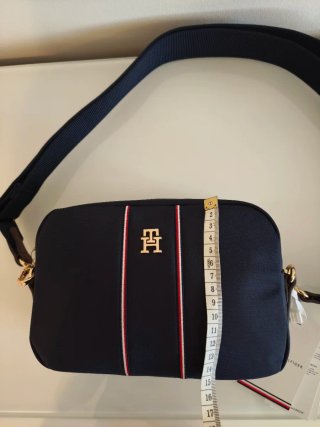 Bolso bandolera Tommy Hilfiger azul y dorado
