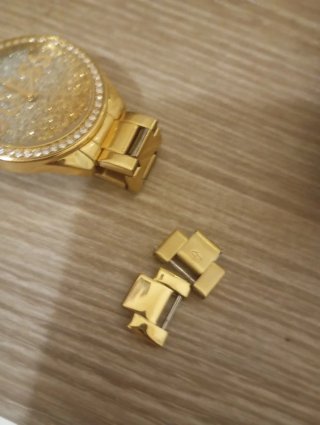 Reloj Guess Dorado Mujer