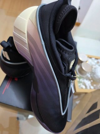 Zapatillas Baloncesto Adidas Negras/Moradas