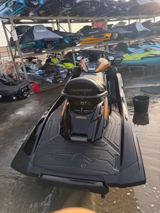 Moto Acuática Yamaha FX 300 2024 Negra/Dorada