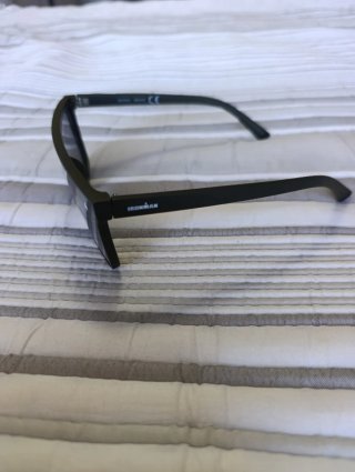 Gafas de sol negras marca Ironman