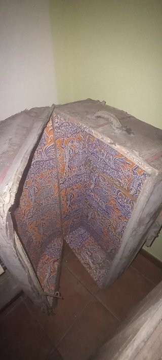 Baúl antiguo madera 200 años
