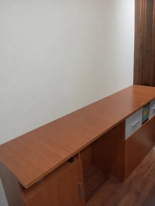 Escritorio moderno madera y gris