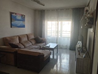 Se alquila piso en centro de Valdepeñas, 4 hab.