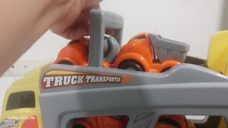 Camión Transportador de Juguete con Coches