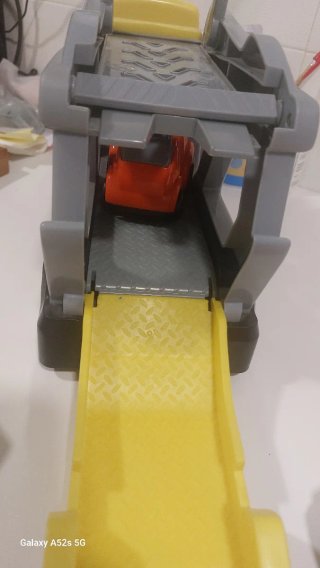 Camión Transportador de Juguete con Coches