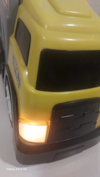 Camión Transportador de Juguete con Coches