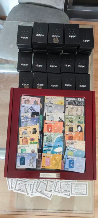 Collezione di accendini Zippo