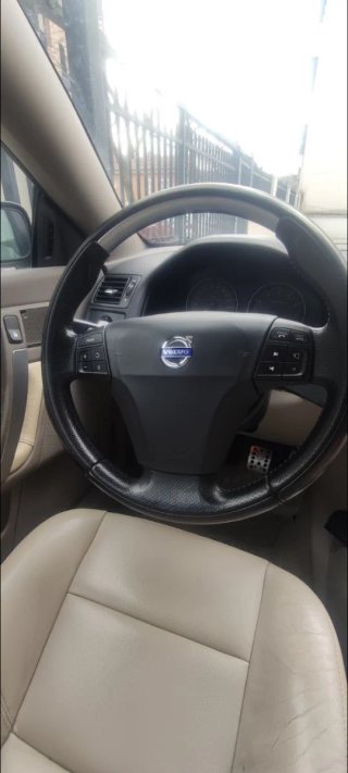 Volvo C70 2006 T5 220CV SUMMUM Manual 6v.