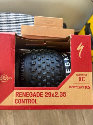 Specialized Renegade 29x2.35 Control
