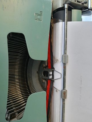 Máquina de escribir Olivetti Studio 44
