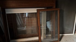 Ventana de aluminio con persiana