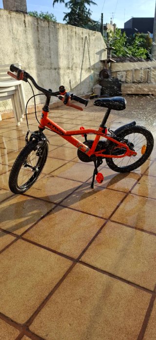 Bicicleta infantil naranja BTWIN