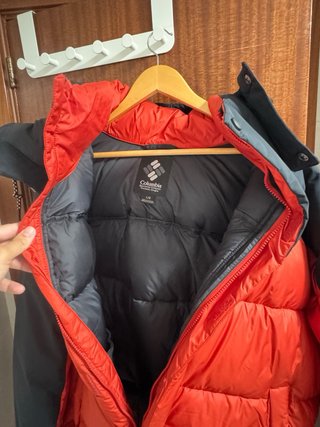 Chaqueta Columbia Plumas Naranja y Negra