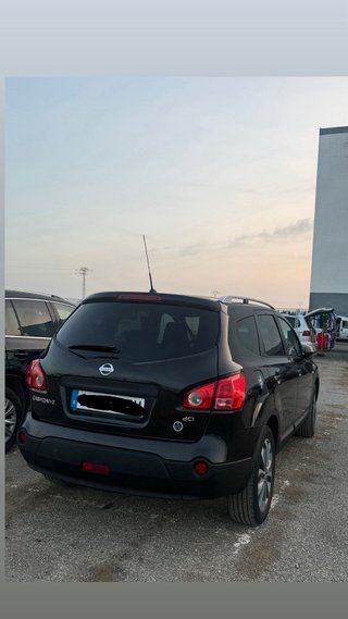 Nissan Qashqai+2 2010
