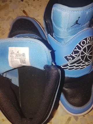 Zapatillas Jordan nr 34  Originales Azul y Negro