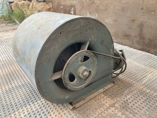 Extractor de aire industrial