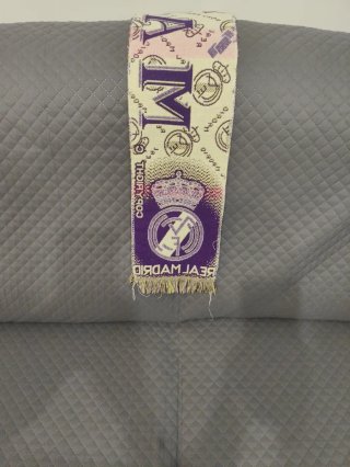 Bufanda Real Madrid Baloncesto Morada y Blanca