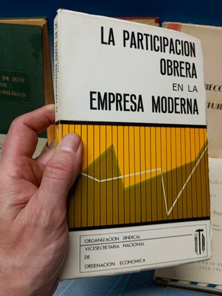 7 libros, sobre contabilidad, organización y dirección de empresa (años 30-60)