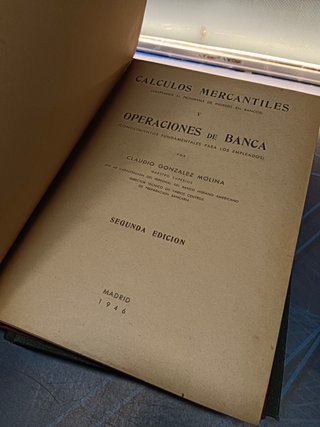 7 libros, sobre contabilidad, organización y dirección de empresa (años 30-60)