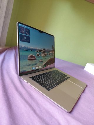 MacBook Air 15", M2, 16GB, 1TB SSD. STARLIGHT