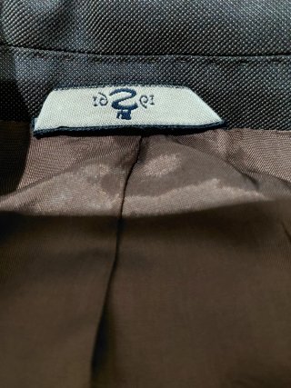 Traje de vestir marrón