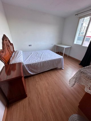 Habitación disponible zona universidad