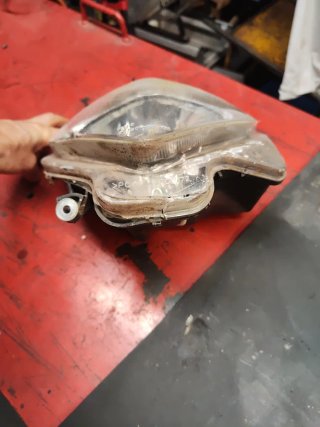 Faro Honda Dylan