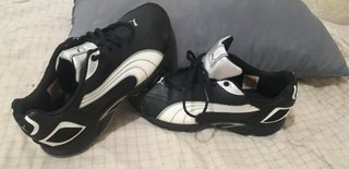 Zapatillas Puma Negras y Blancas Nuevas