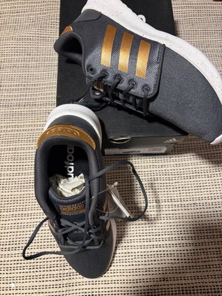 Zapatillas Adidas Mujer Gris y Dorado talla 39’5