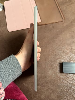 iPad Mini 2 64GB Blanco 2013 con funda rosa