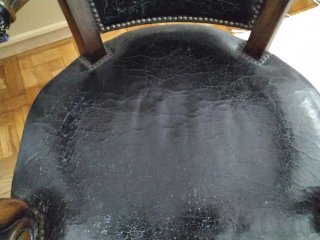 Silla de estudio cuero negro y madera
