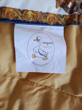 Edredón plumón estampado oro y blanco